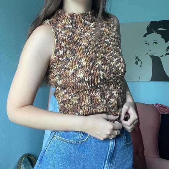 the cutest multi colored brown mock neck tank top - Picture 3 of 4